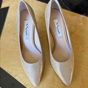 NWOT Nina Shimmering Gold Women's Evening Pumps